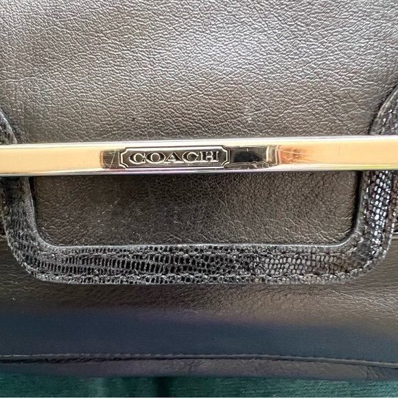 COACH LEATHER FLAP SHOULDER BAG EUC BLACK - Picture 2 of 9